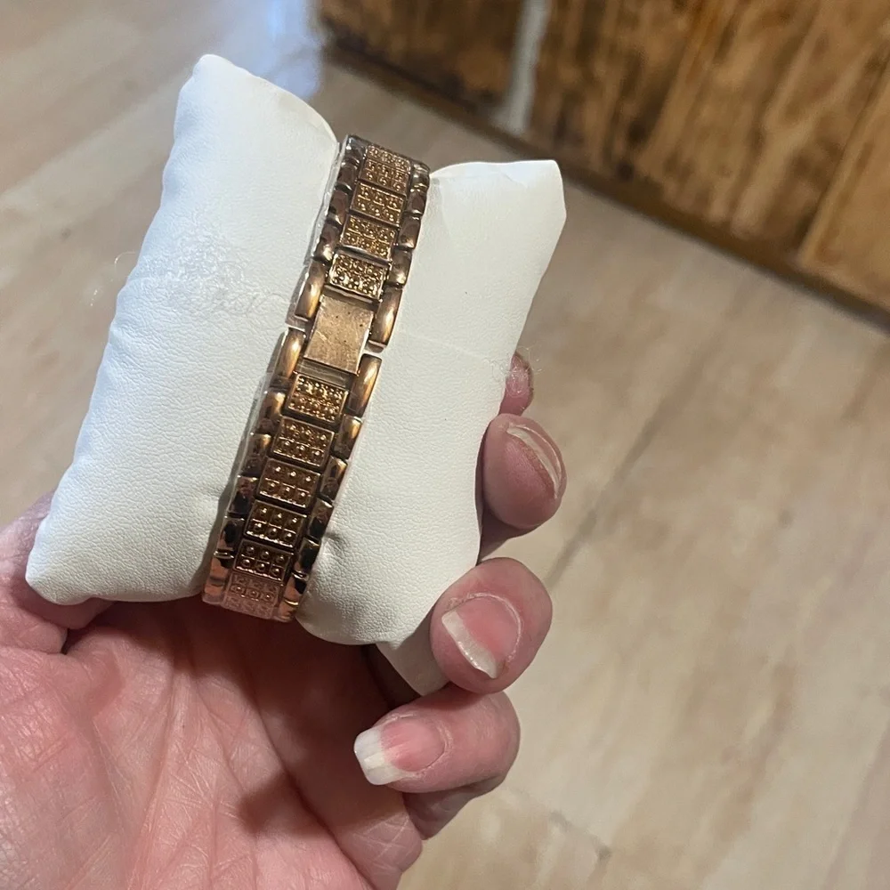Gedi Luxurious women’s Gold and Silver Crystal-Embellished Watch